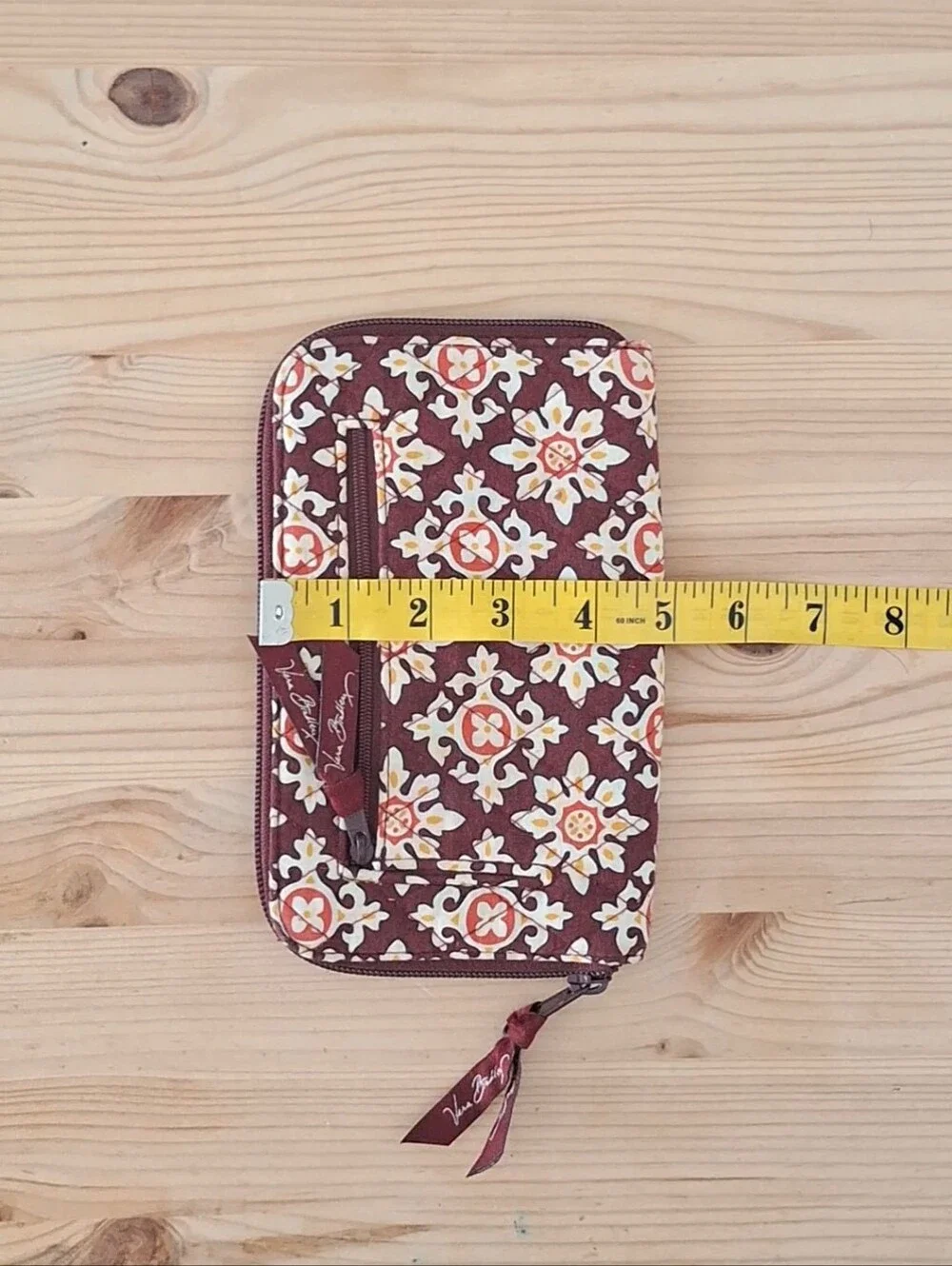 🧡Vera Bradley 'Medallion' Wristlet🧡